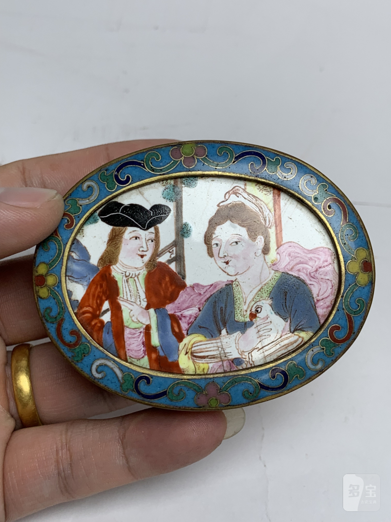清乾隆 铜胎掐丝珐琅嵌画西洋人物图香盒 - 图3
